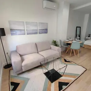 https://precioso-loft-cntrico-en-mlaga.hotelsinnerja.org