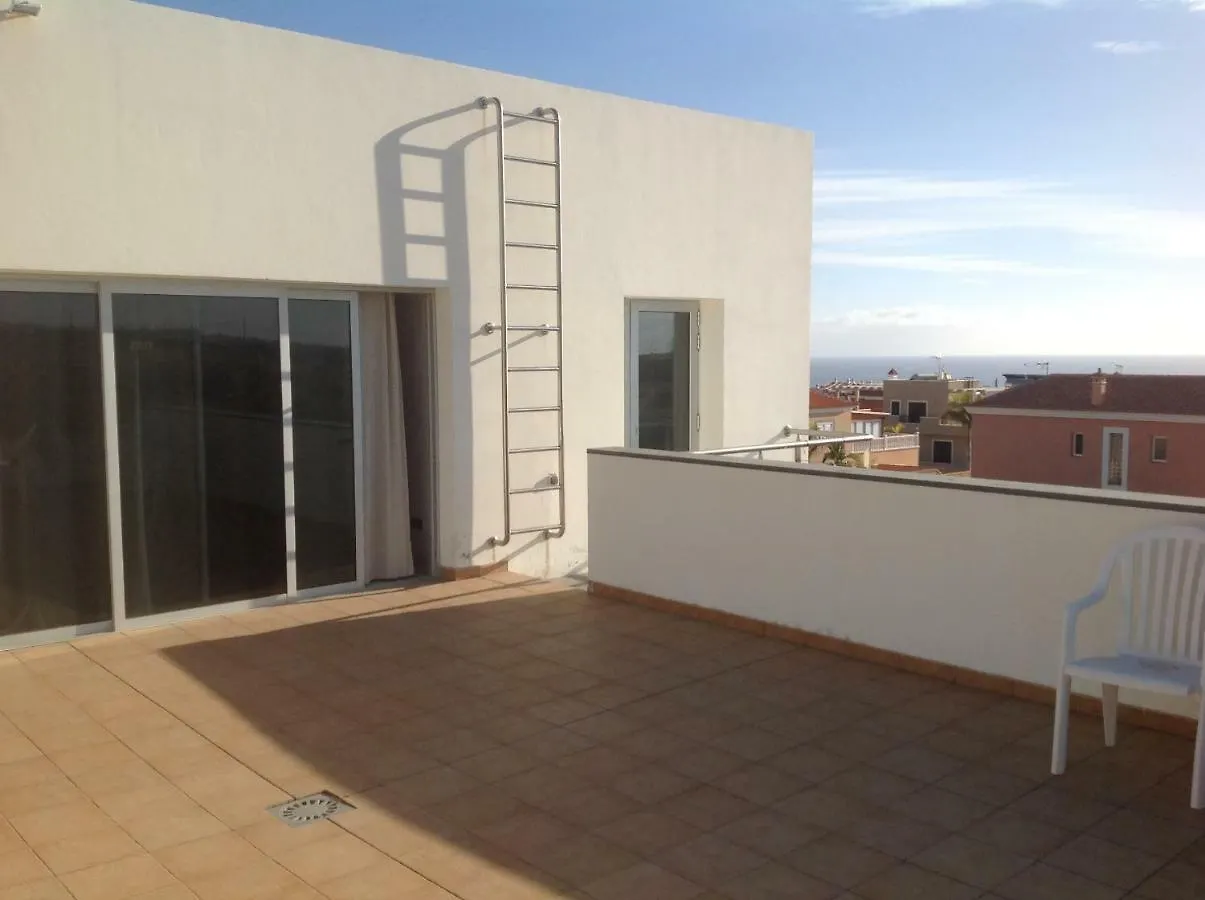 Petit Paradis - A Little Bit Of Heaven Callao Salvaje