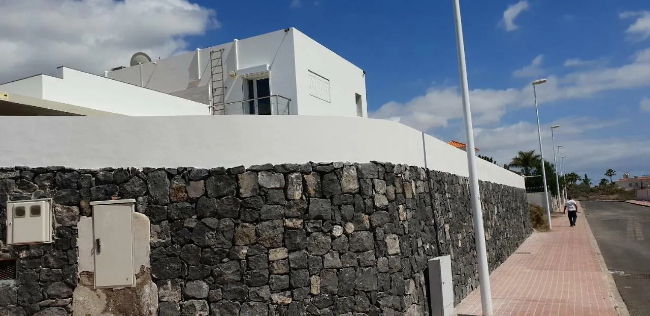 Petit Paradis - A Little Bit Of Heaven Callao Salvaje 0*,  Spain